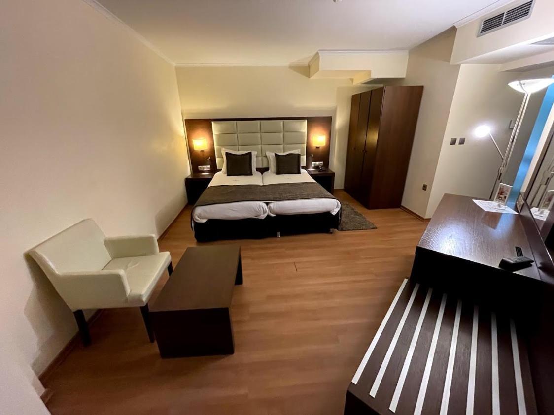 Europa Hotel Kastoria Buitenkant foto